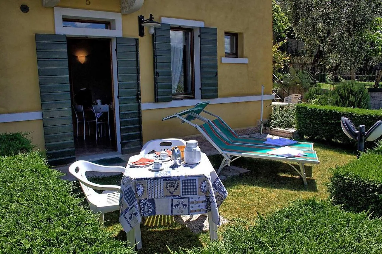 Apartment Aparthotel La Caletta Bolognese Brenzone sul Garda